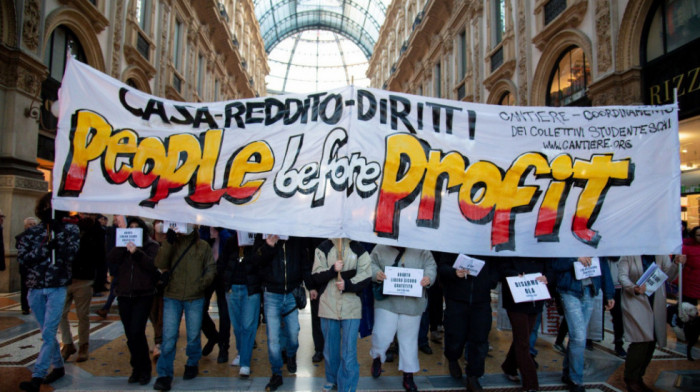 Protest ispred milanske Skale zbog "Borisa Godunova": Protivnici rata ne žele ni Musorgskog