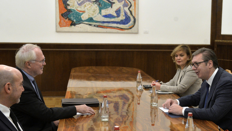 Vučić se sastao sa Hilom: Otvoren i konkretan razgovor o bezbednosnoj situaciji na KiM