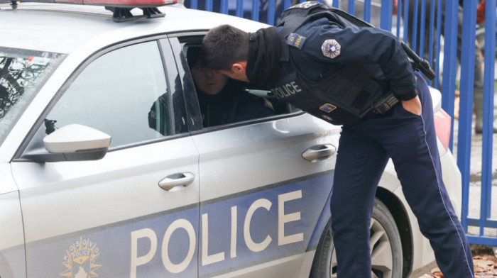 Srpski mladići: Pripadnici specijalne jedinice kosovske policije su nas izvukli iz kola i pretukli u Jošanici