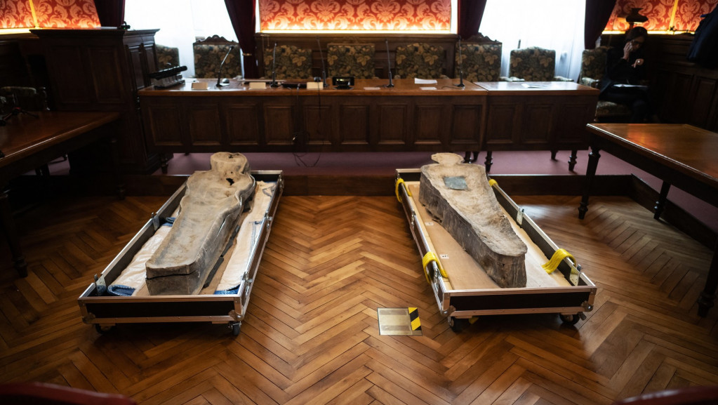 Dva olovna sarkofaga otkrivena u katedrali Notr Dam u Parizu tokom rekonstrukcije