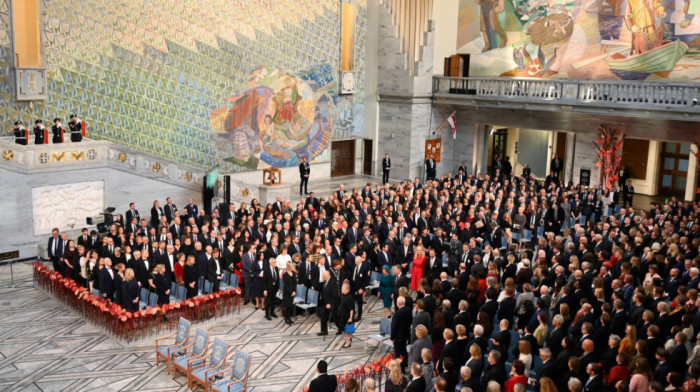 Dodela Nobelovih nagrada u punom sjaju: Nakon dve godine bez ceremonije, nagrade podeljene uz publiku