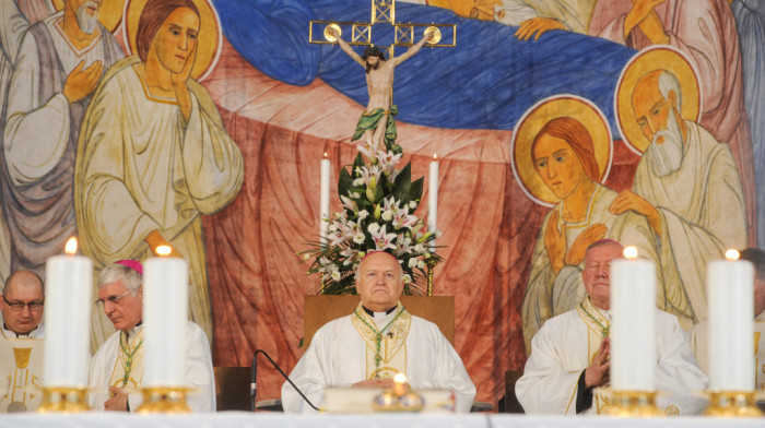 Badnji dan po gregorijanskom kalendaru, ponoćnu misu predvodi nadbiskup Nemet