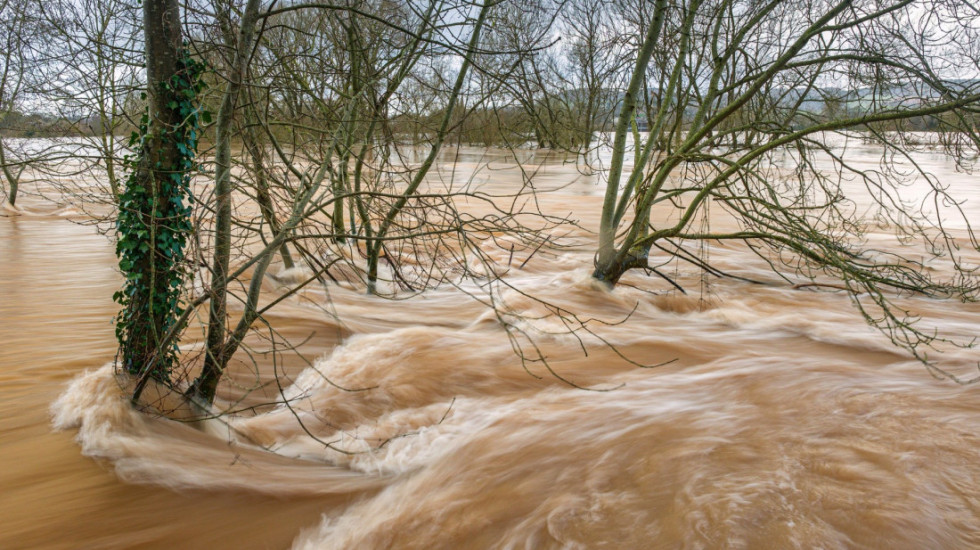 Poplavljeno više domaćinstava u Gračanici: Izlila se reka Sitnica zbog obilnih padavina