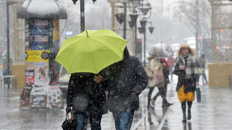 RHMZ izdao upozorenje na ledenu kišu i sneg, AMSS poručuje da se na put kreće samo sa zimskom opremom