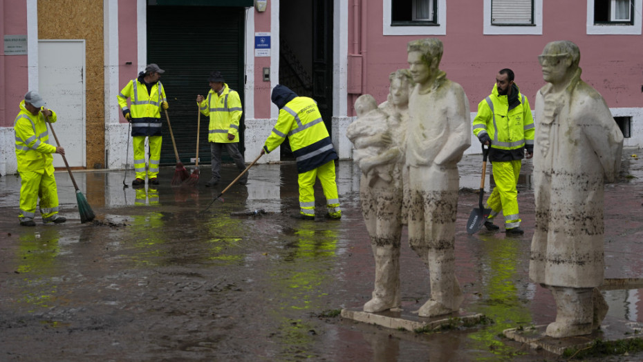 Snažna oluja izazvala poplave u Lisabonu, vojska pomaže na ulicama