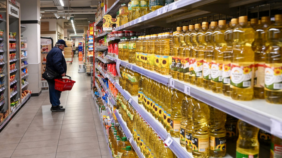 Mađarska produžila ograničenje cena osnovnih životnih namirnica