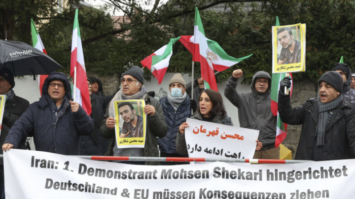 Pogubljenja i osude na smrt opet razbuktali proteste u Iranu: "To pokazuje koliko se iransko rukovodstvo plaši naroda"