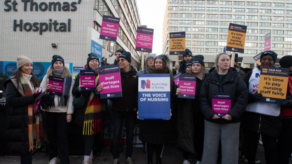 Štrajk medicinskih sestara u Engleskoj, Velsu i Severnoj Irskoj, traže povećanje zarada, vlada odbija pregovore
