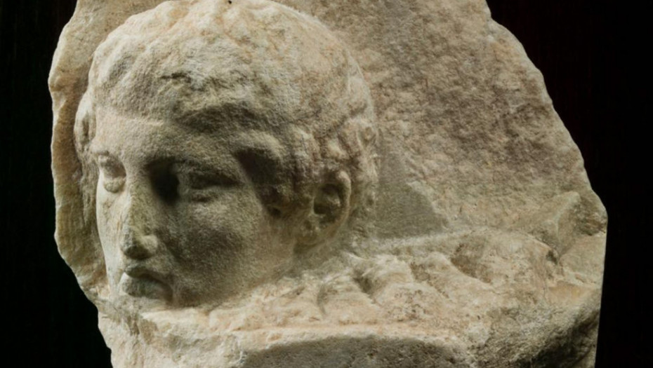 Tri fragmenta skulptura sa Partenona vraćena iz Vatikana u Grčku