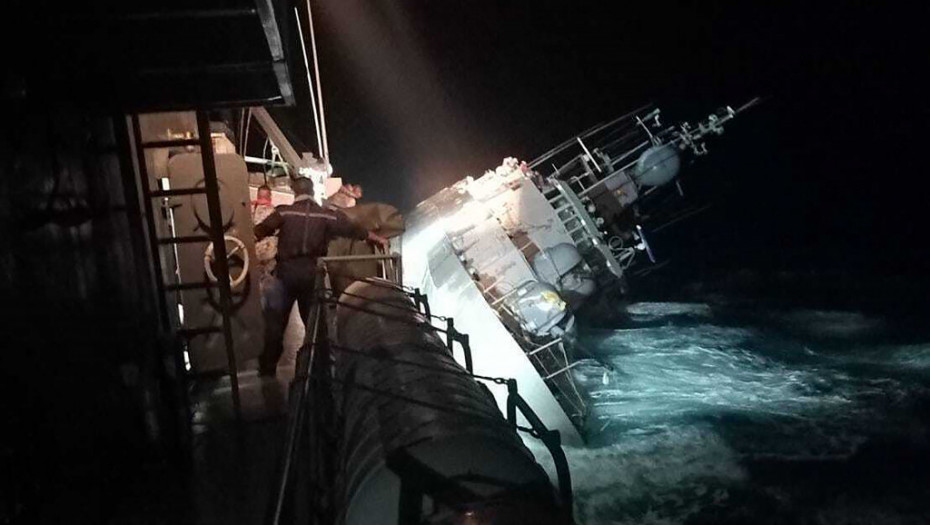 Potraga za nestalim članovima posade potonulog broda u Tajlandu