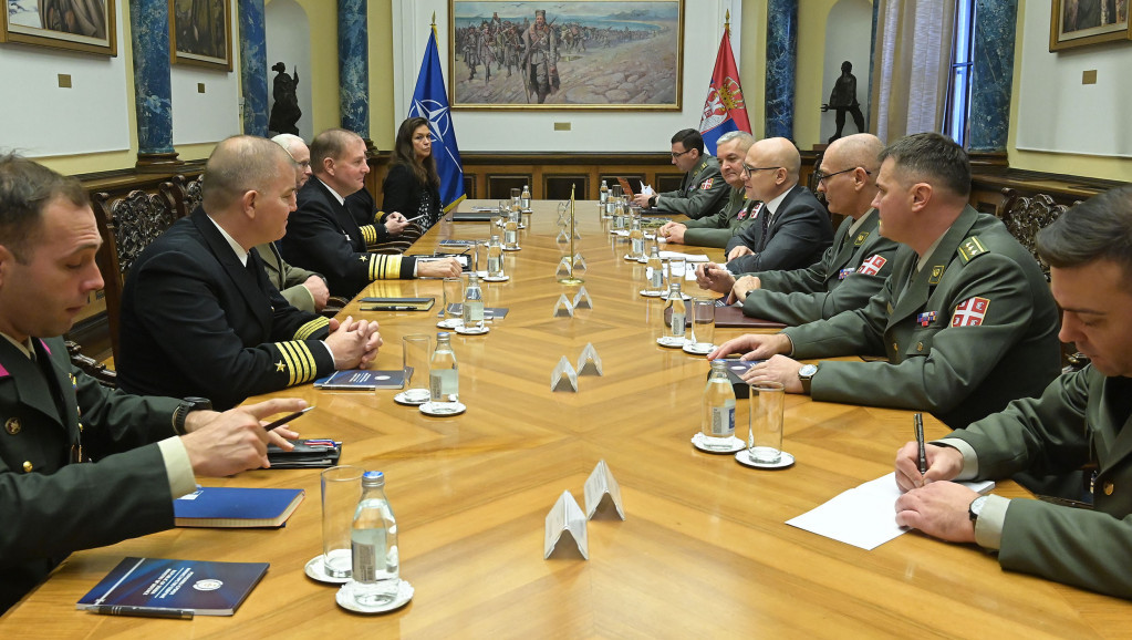 Vučević sa Mančom o KiM, odnosu sa KFOR-om i saradnji Srbije i NATO