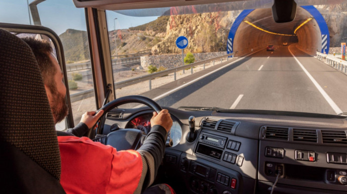 Veće interesovanje u auto školama za C i D kategoriju posle novog pravilnika: Koji su preduslovi neophodni za kandidate?