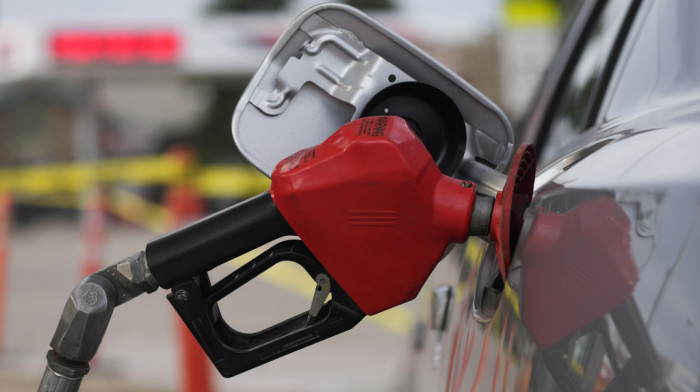 Nove cene goriva - evrodizel jeftiniji tri dinara, cena benzina nepromenjena