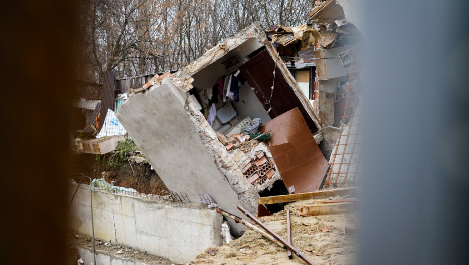 Obrušio se deo kuće u Beogradu koja se nalazi blizu gradilišta, inspekcija će utvrditi uzrok