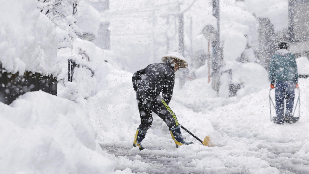 Snežna oluja u Japanu: Nastradalo 13 osoba, bez struje više od 10.000 domaćinstava