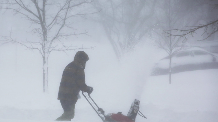 Snažna zimska oluja sa snegom i ledom u SAD: Na snazi upozorenje za 13 miliona ljudi, otkazano hiljade letova