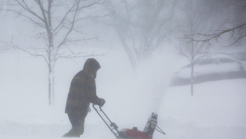 Snažna zimska oluja sa snegom i ledom u SAD: Na snazi upozorenje za 13 miliona ljudi, otkazano hiljade letova