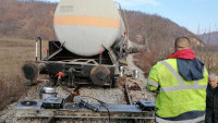 Teretni voz izleteo iz šina kod Zaječara: Prevozio fosfornu kiselinu, ekipe na terenu (FOTO)