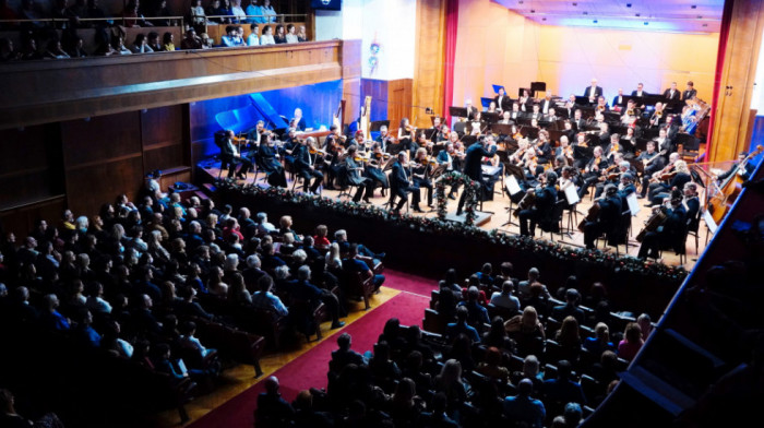 Beogradska filharmonija odvela publiku u svet valcera na novogodišnjem koncertu