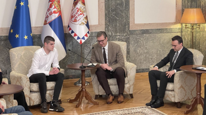 Vučić se sastao sa mladićem koji je uhapšen na Gazimestanu, Nedeljković: "Želeo bih da pomognem srpskom narodu na KiM"