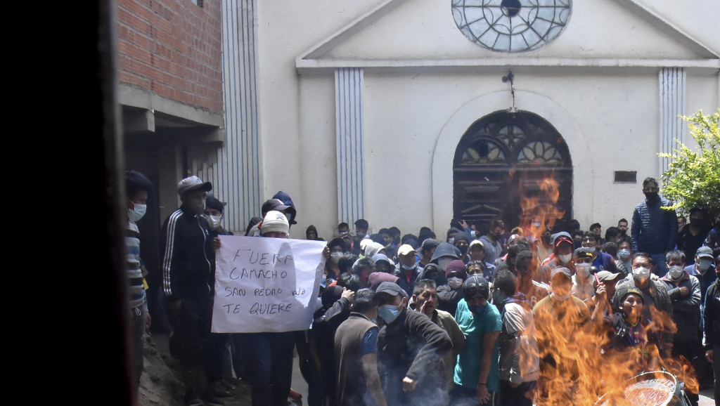 Santa Kruz brani guvernera od savezne vlade u Boliviji: Demonstranti palili kuće i blokirali puteve