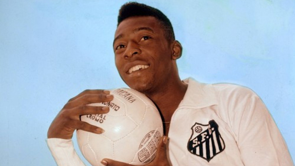 Santos povukao dres sa brojem 10 u čast Pelea