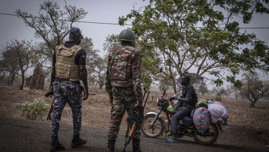 Nepoznati napadači ubili devetoro ljudi iz zasede u severnoj Gani, sumnja se da su došli iz okolnih zemalja