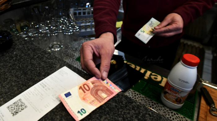 Hrvatski trgovci tvrde da ih neosnovano prozivaju zbog visokih cena: Poskupljenja su u skladu sa Zakonom o uvođenju evra