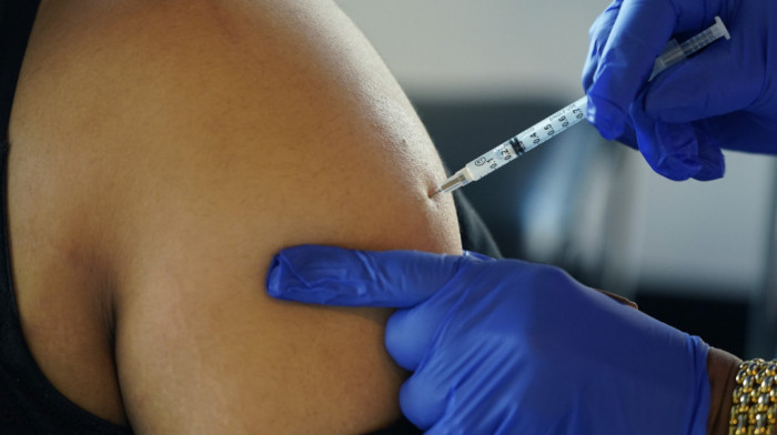 Američka administracija će pozvati na vakcinaciju dopunskom dozom protiv kovid-19