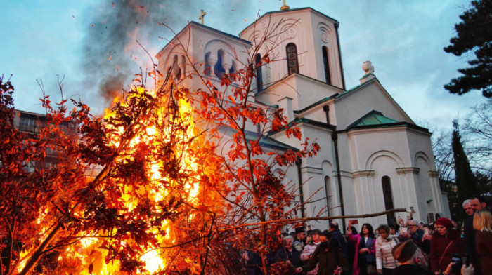 Srpska pravoslavna crkva i njeni vernici sutra slave Badnji dan, koji najavljuje najradosniji hrišćanski praznik Božić