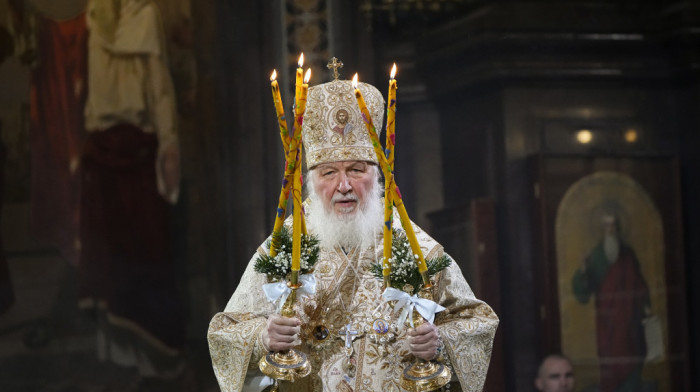 Uskršnja liturgija u Sabornom hramu u Moskvi, patrijarh Kiril i Putin razmenili poklone