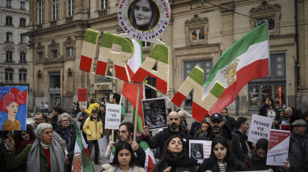 Protesti protiv iranskih vlasti u Lionu, Rimu i Londonu: "Zaustavite pogubljenja u Iranu"