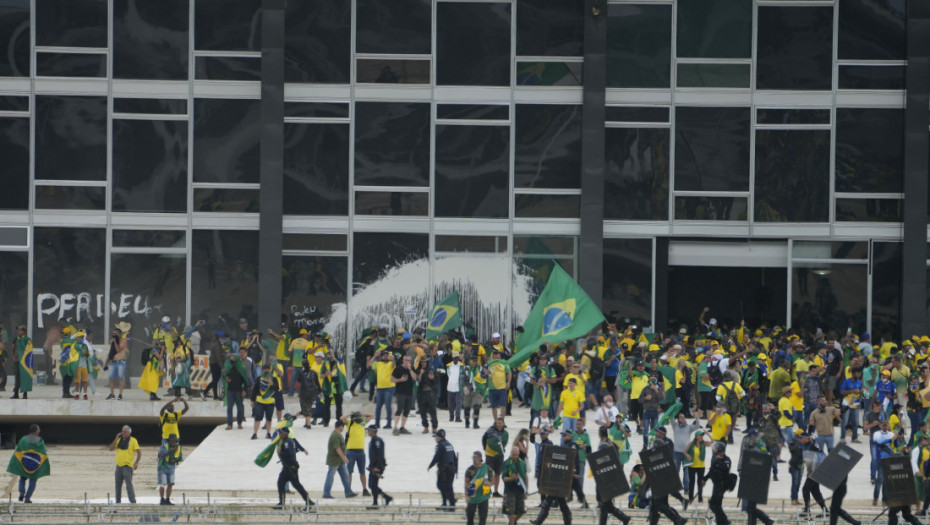 Neredi u Brazilu: Bolsonarove pristalice upale u Kongres i druge državne institucije