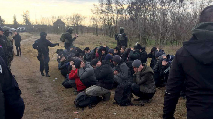 Policija pronašla 182 iregularna migranta na području Horgoša i Srpskog Krstura
