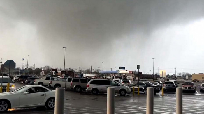 Razorni tornado pogodio jug Francuske: Najmanje 26 povređenih, 2.800 domaćinstava bez struje