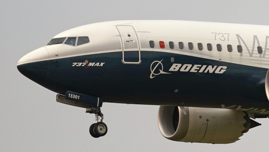 Vrata nisu imala šrafove: Objavljen izveštaj o incidentu na letu aviona Boing 737 Maks
