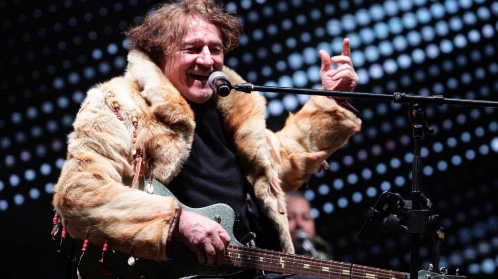 Bitanga naručio princezi Uzo i banane