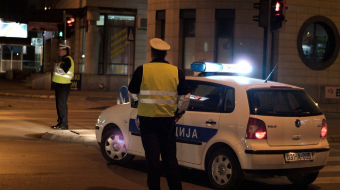 Grupa roditelja mladih fudbalera iz Beograda napadnuta u Sarajevu, jedna osoba povređena nožem