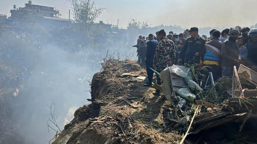 Srušio se avion sa 72 putnika u Nepalu, najmanje 68 poginulih