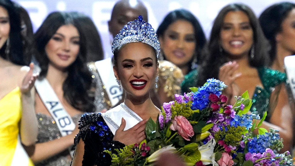Amerikanka filipinskog porekla nova Mis univerzuma, haljina Ukrajinke izazvala najviše pažnje