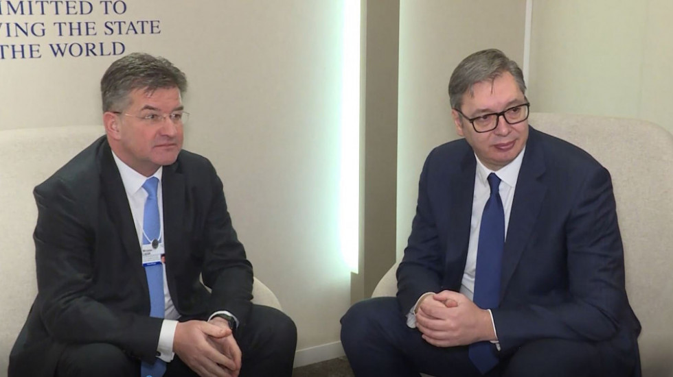 Vučić sa Lajčakom u Davosu o nastavku dijaloga Beograda i Prištine, Lajčak: Intenzivan razgovor