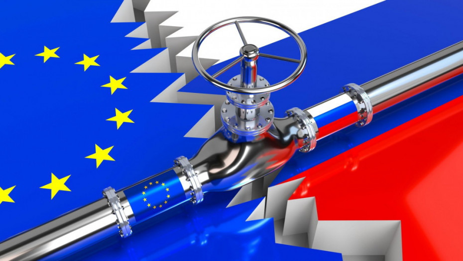 Rojters: EU razmatra zabranu novih gasnih ugovora sa Rusijom