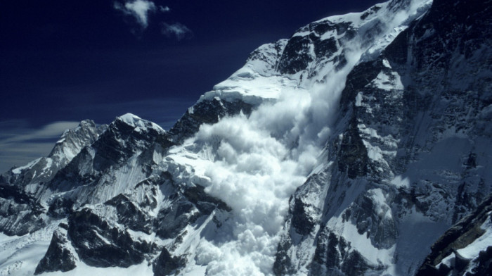 U lavini na Tibetu 20 mrtvih, osam se vode kao nestali