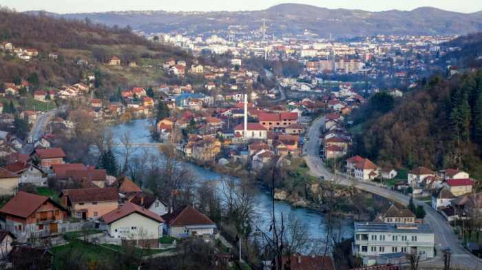 Bez struje više hiljada ljudi u Republici Srpskoj, sneg pravi probleme i u saobraćaju