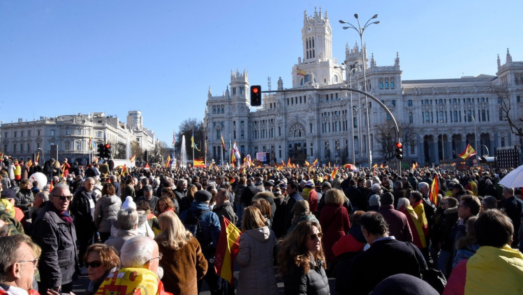 Demonstranti u Madridu tražili Sančezovu ostavku, premijer tvrdi: Brane diskriminatorsku Španiju