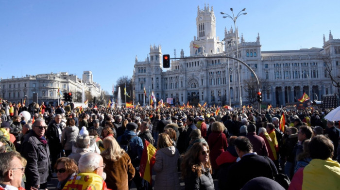 Demonstranti u Madridu tražili Sančezovu ostavku, premijer tvrdi: Brane diskriminatorsku Španiju