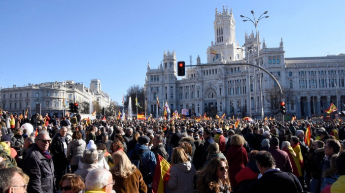 Demonstranti u Madridu tražili Sančezovu ostavku, premijer tvrdi: Brane diskriminatorsku Španiju