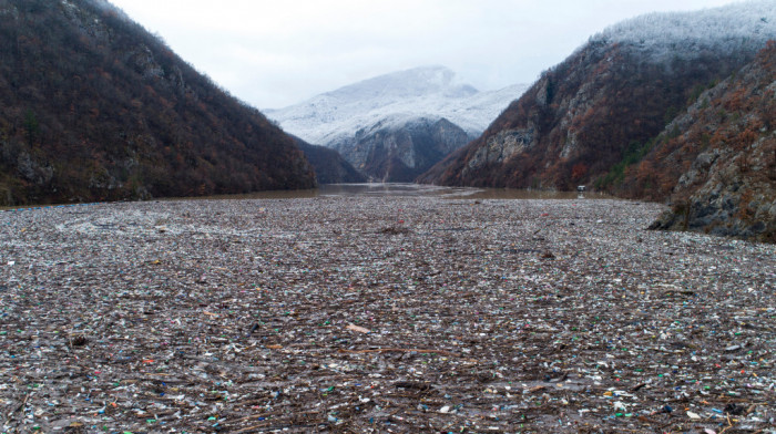 Sezona smeća na Balkanu: Drina postala plutajuća deponija