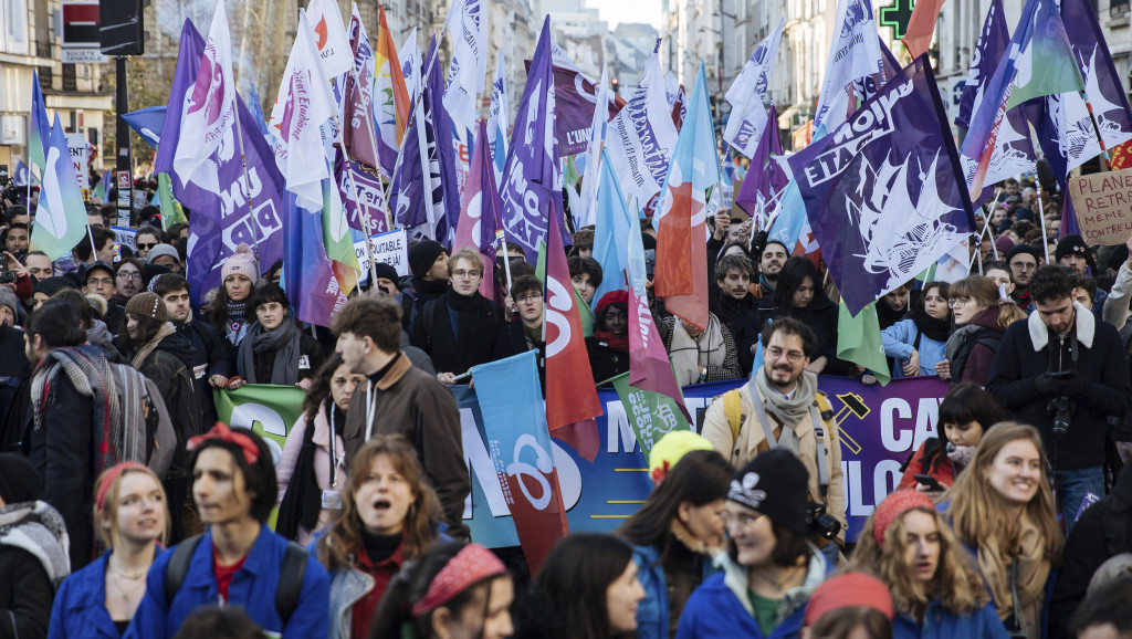 I omladinske organizacije protestovale protiv penzione reforme u Francuskoj, policija tvrdi da je uhapsila šest osoba