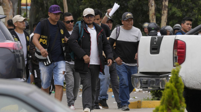Haos u Peruu i dalje traje: Blokade na putevima će biti uklonjene, demonstranti traže nove izbore